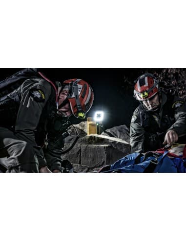 Peli Flashlight 9050